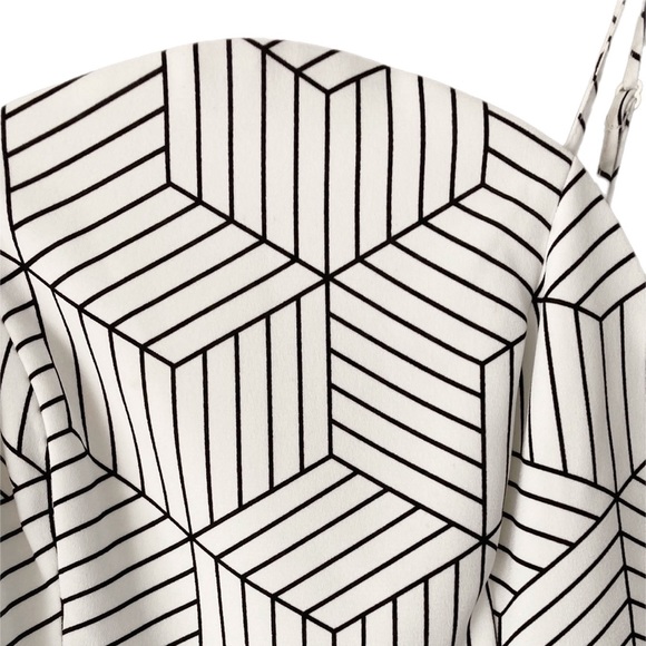 KEEPSAKE fit & flare white Dress black geometric print - Picture 5 of 7